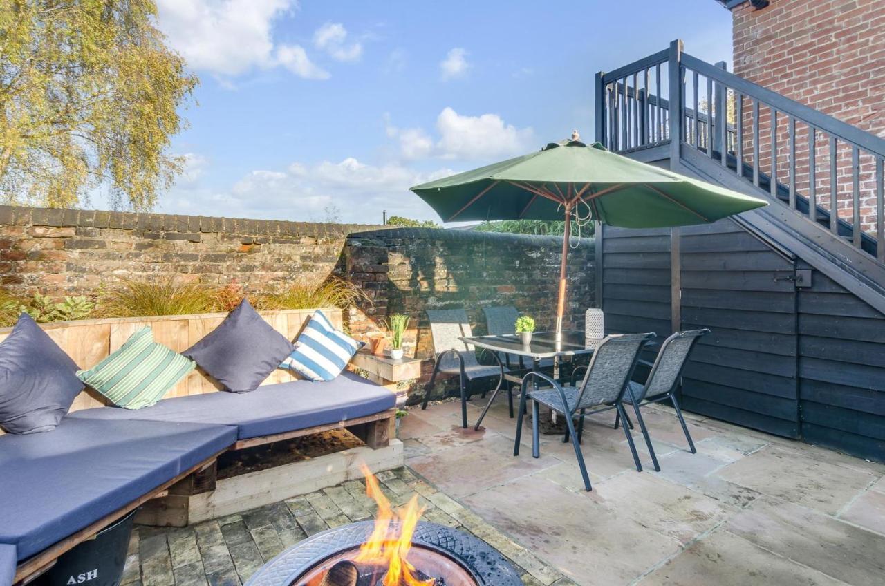 Cosy Pet Friendly Victorian Coachhouse Near Nature Walks On Norfolk Broads, With Fire Pit, Bbq & Alpacas Villa Ranworth Exterior photo